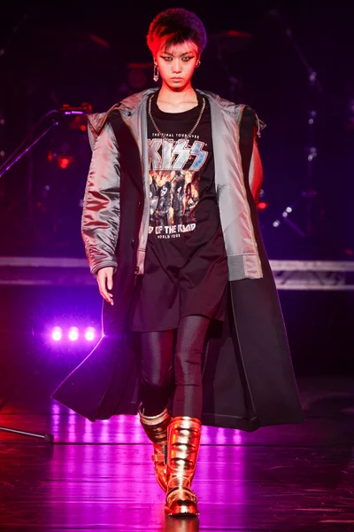 Look 30